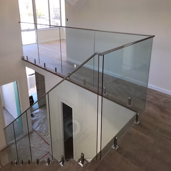 Stylish Stainless Steel Spigot Glass Railing for Modern Home Renovations